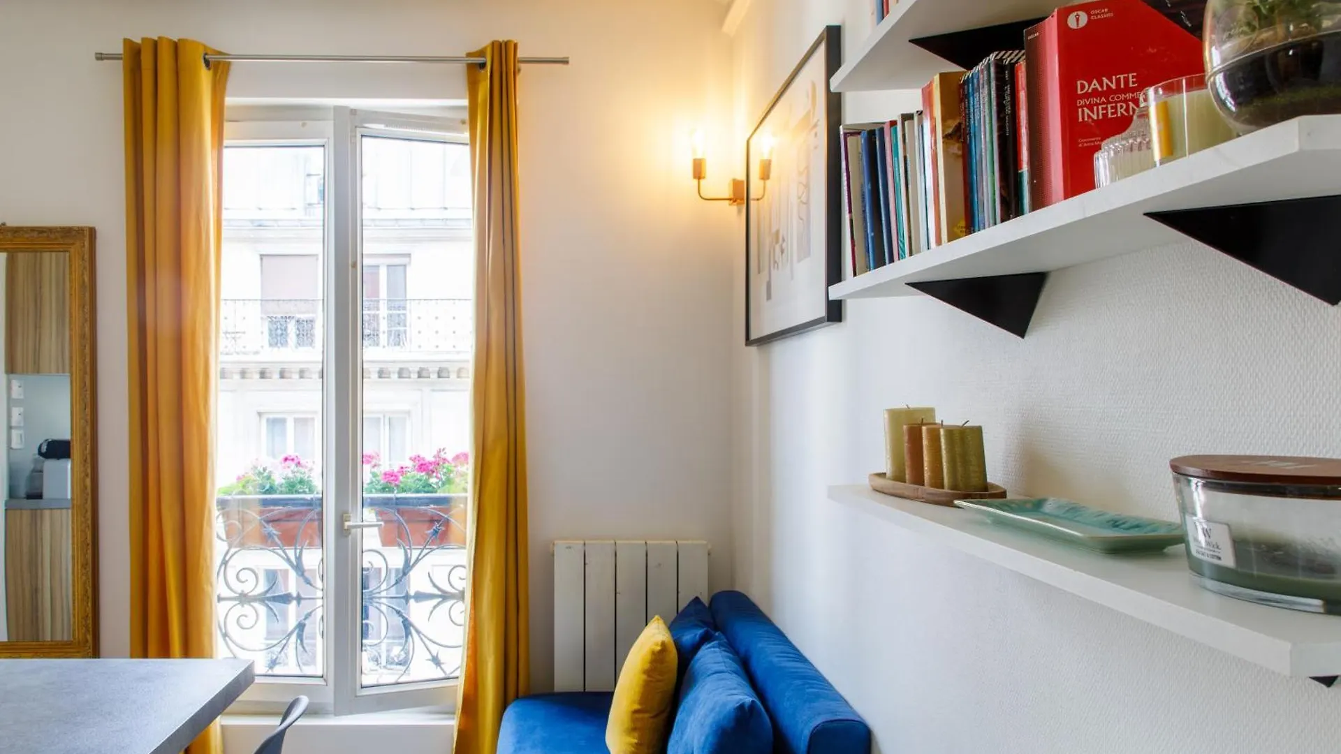 Radiant 1Bd Apart In Clignancourt Paris
