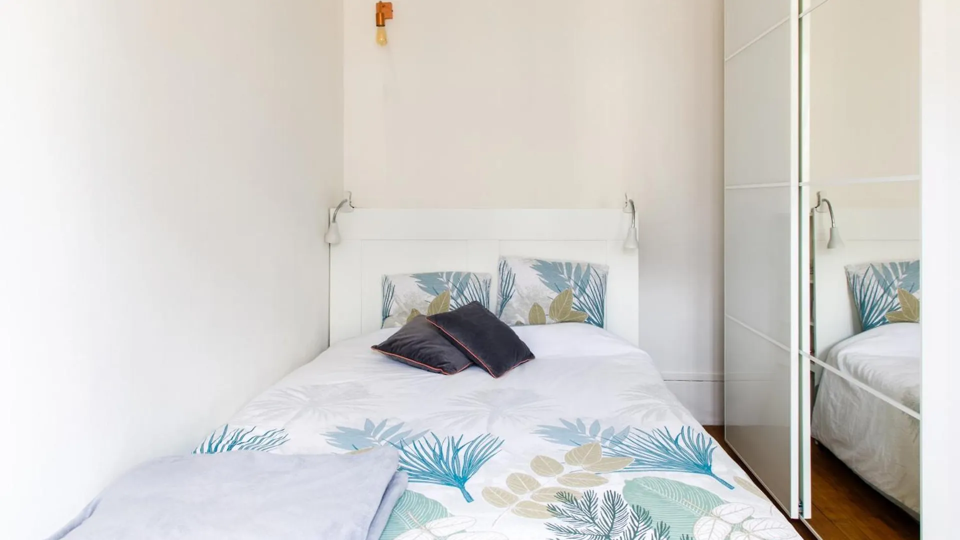 Radiant 1Bd Apart In Clignancourt location